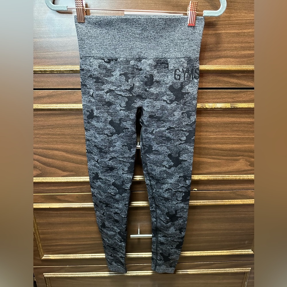 Gymshark Women’s Black Seamless Adapt High Rise Leggings 24” Size Small